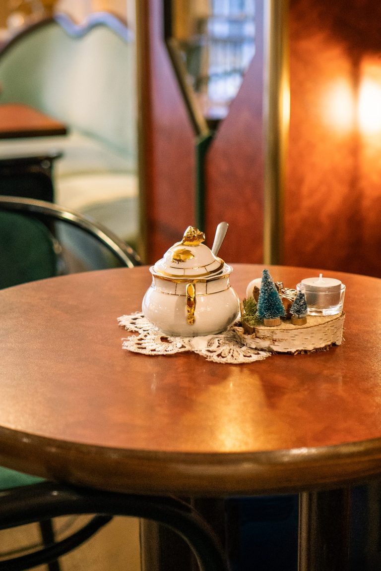 Nostalgische Einrichtung im Kaffeehaus Stralsund